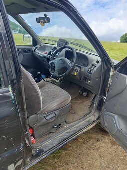 Nissan Terrano - 3