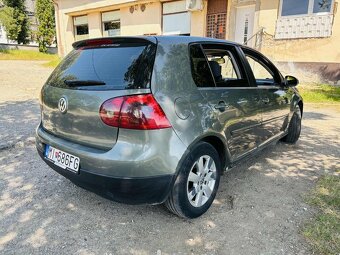 VW Golf 5 - 3