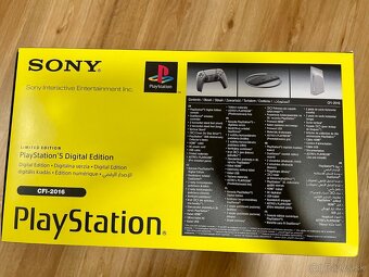 PlayStation 5 30th Anniversary - 3