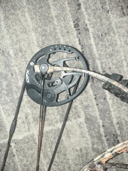 Kladkovy luk LH Hoyt pro defiant - 3