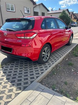 HYUNDAI i30 1.6 CRDI 85kw 6-stupňová - 3