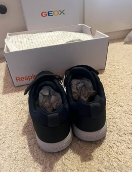 na predaj nové chlapčenské tenisky GEOX velkosť 35 - 3