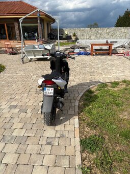 Yamaha aerox 50cc Valentíno Rossi - 3
