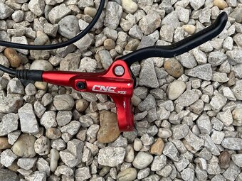 Predám nepoužívanu prednú hydraulicku brzdu na bicykel - 3