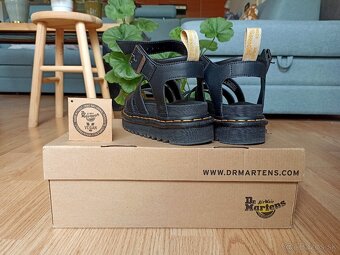 predám sandále Dr. Martens Vegan - 3