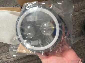 LED 5,75” univerzálne svetlo na motorku - 3