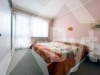 VEĽKÝ 4- IZBOVÝ BYT PRIAMO V CENTRE MESTA - 3