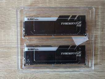 Trident Z RGB DDR4-3600 CL16-16-16-36 32GB Samsung B-die - 3