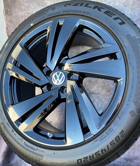 Zimní top originální sada Volkswagen Touareg 285/45R20 112V - 3