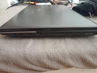 Asus - 3