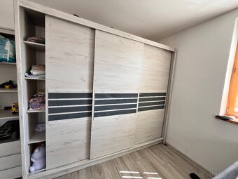 Predam šatnikovu skriňu - 3