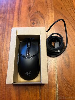 Razer Cobra Lightweight Wired Gaming Mouse with Razer Chroma - 3