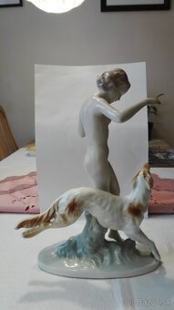 Socha  Diana se psem - starožitnost - 3