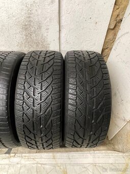 Zimné 235/45 R18 - 3