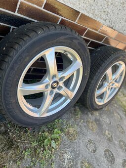 Na predaj zimna sada Pneumatiky 215/55 R17 + disky 5x114,3 - 3