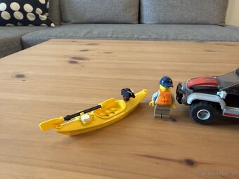 Predám lego auto s kajakom - 3