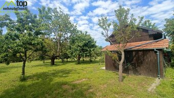 Pokojná záhradná chatka v Tovarníkoch s veľkým pozemkom - 3