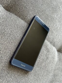 Honor 8 modrý - 3
