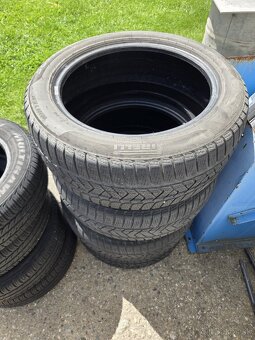 Predám zimné pneu 215/55 R17 - 3