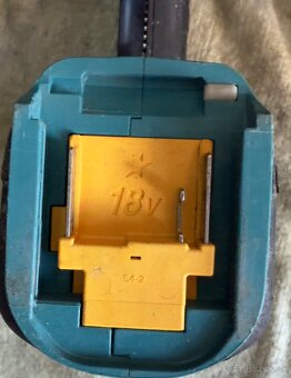 Makita aku pistol na tmel a silikon - 3