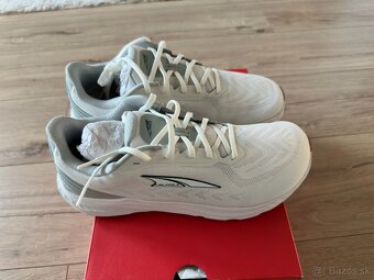 Altra Rivera - NOVE - ZARUKA - 3