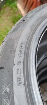 285/40r21 - 3