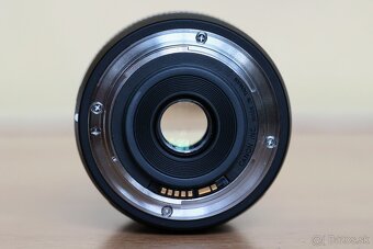 Canon EF-S 18-135mm f/3.5-5.6 IS nano USM - 3