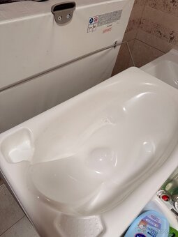 Prebaľovací pult s vaničkou - 3