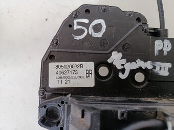 zamok dveri PP megane3 805020022r 50€ - 3