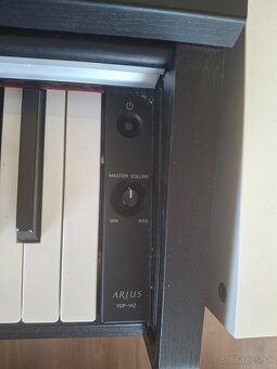 Digitálne piano Yamaha Arius YDP-142B - 3