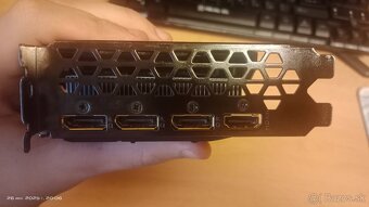 Gigabyte Rx5600xt - 3