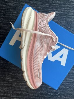 Botasky Hoka - 3