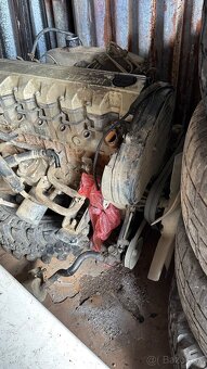 Patrol y60 motor blok hlava 2.8 - 3