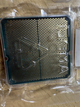 AMD Ryzen 7 7800X3D - 3