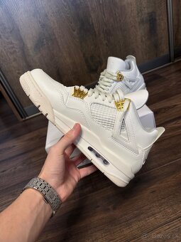 Jordan 4 metalic gold - 3