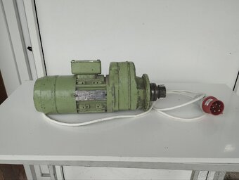 Predám elektromotor s prevodovkou - 3