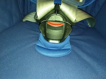 Predam autosedacku 9-18kg Britax Romer Safefix Plus Modra - 3