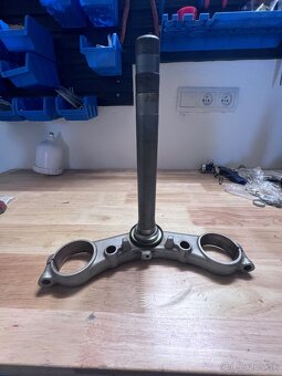 Spodný okular na Honda hornet 600 pc41 - 3