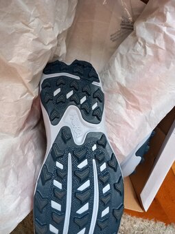 Hoka - 3