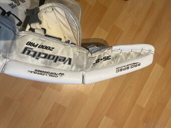 VAUGHN V6 2000 PRO brankárske betóny - 3