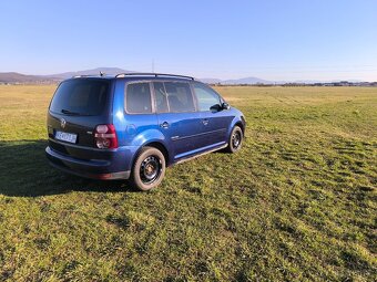 Volkswagen Touran 1.9 TDI Highline - 3