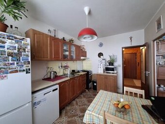 ZNÍŽENÁ CENA 3 IZBOVÝ BYT, HLINY, NA PREDAJ - 3