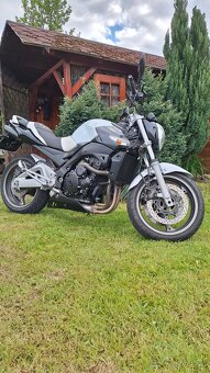 Suzuki gsr 600 - 3