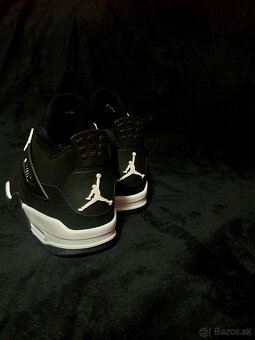 Jordan 4 white thunder - 3