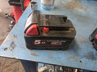 Milwaukee Baterky - 3