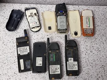 6x staré mobilné telefóny - Nokia, GSM, Ericsson - 3