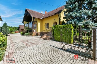 Priestranný, zrekonštruovaný  6 izbový rodinný dom so zariad - 3