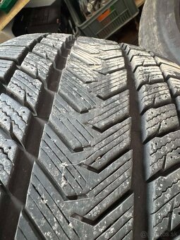 255/40 R20 GRIPMAX Pneu - 3