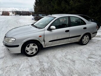 Nissan Almera 1.8 4D - 3