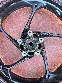 TRIUMPH SPEED TRIPLE 1050 OROGINÁLNE ráfy - 3